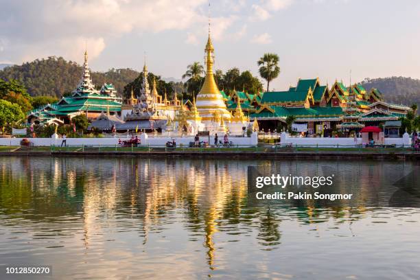 watchongklang temple and watchongkham temple - wat jong klang imagens e fotografias de stock