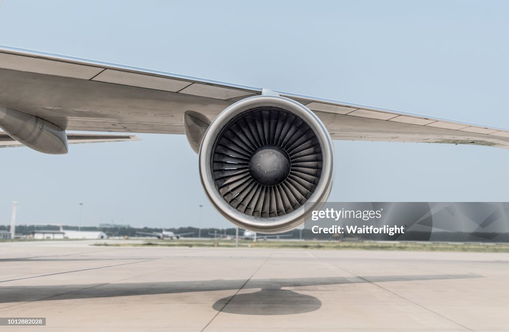 Airplane engine