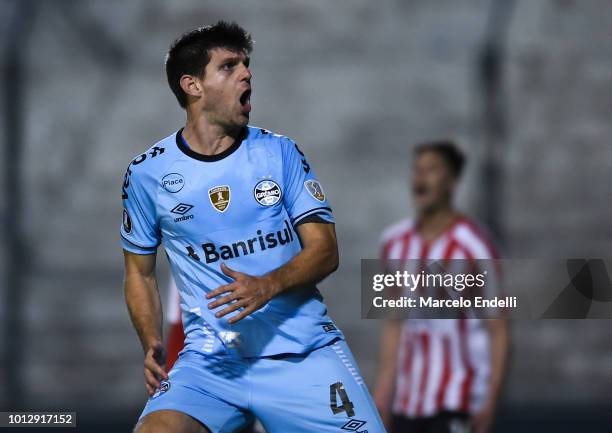 Walter Kannemann of Gremio celebrates after scoring the first goal of his team during a round of sixteen first leg match between Estudiantes de La...