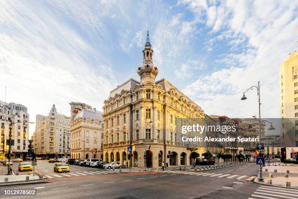 bucharest historical center with calea victoriei boulevard, romania - bucarest photos et images de collection