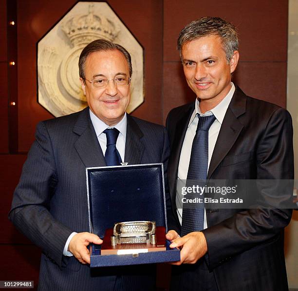Mourinho with Florentino Perez Madrid signing Managing the Modern Dressing Room: Egos, Influence and Authority