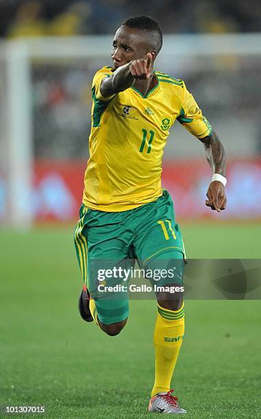 Teko Modise of South Africa points to where he wants the ball during the International Friendly match between South Africa and Guatemala at the Peter...