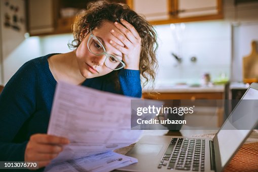 婦女通過法案, 看起來很擔心 婦女通過法案, 看起來很擔心