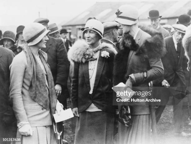 American-born heiress Mary Goelet, Duchess of Roxburghe at Kelso races, Scotland, circa 1925.
