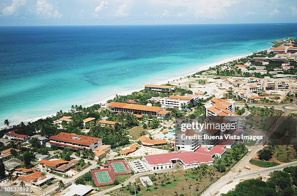 cuba, matanzas province, varadero, beach hotels - varadero beach stock-fotos und bilder