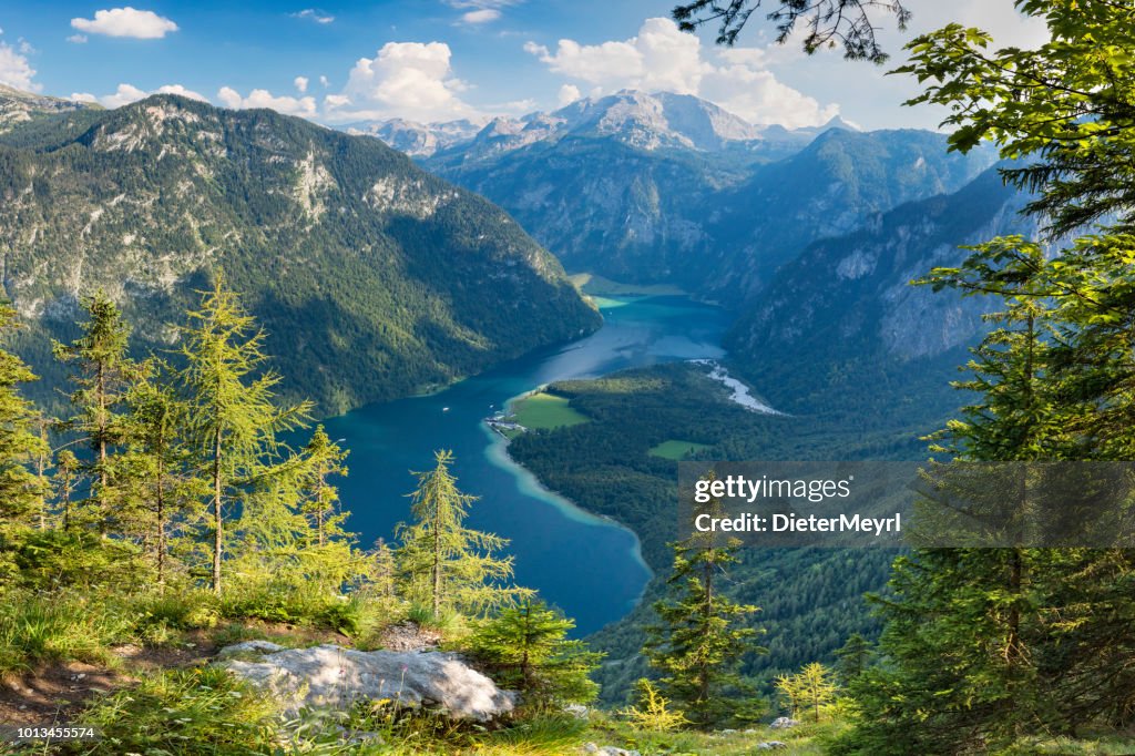 Wunschgröβe Blick auf Lake Königssee im Nationalpark Berchtesgaden