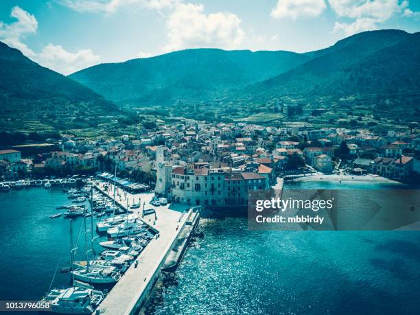 komiža town on island vis, dalmatia, croatia - vis croatia stock pictures, royalty-free photos & images