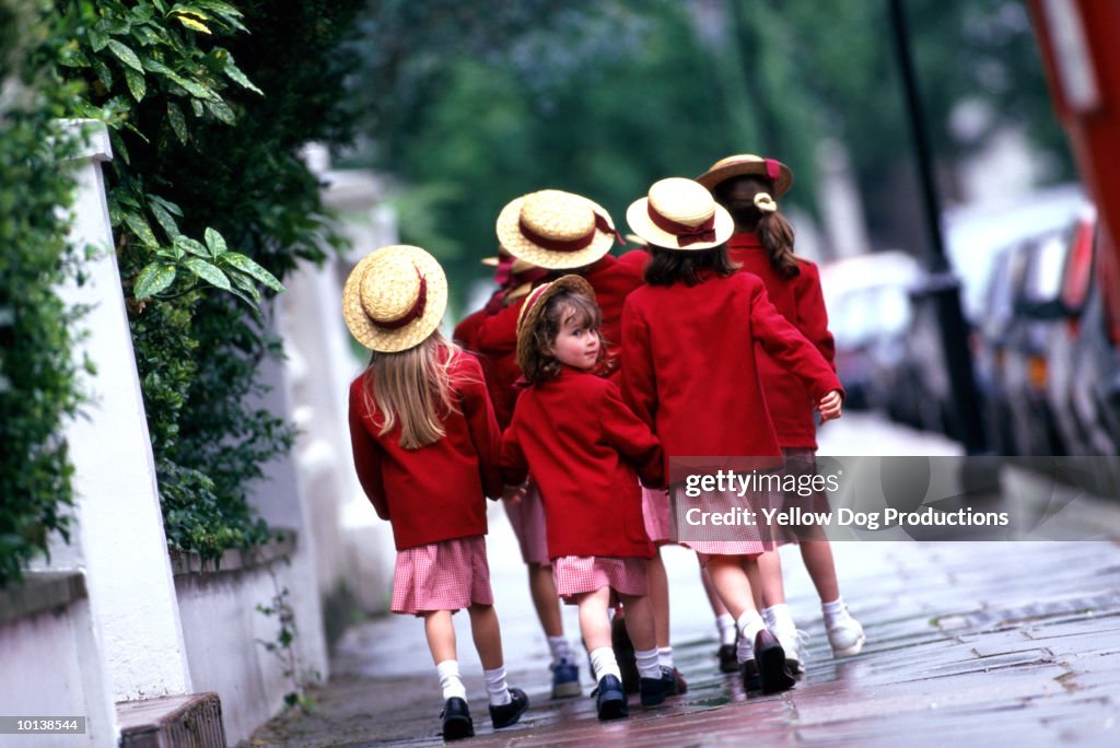 Group of schoolgirls (5-7)