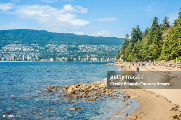 stanley park - english bay stockfoto's en -beelden