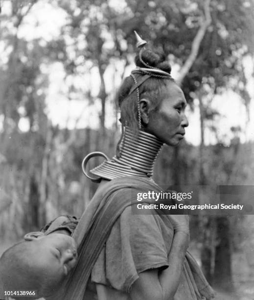 Padaung woman and child, Mong Pai State, Burma, There is no official date for this image, taken in or before 1919, Myanmar, 1919.