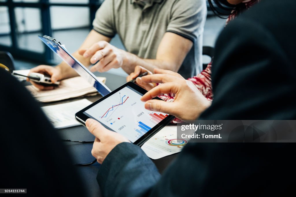 Printing Factory Management Team Holding Meeting