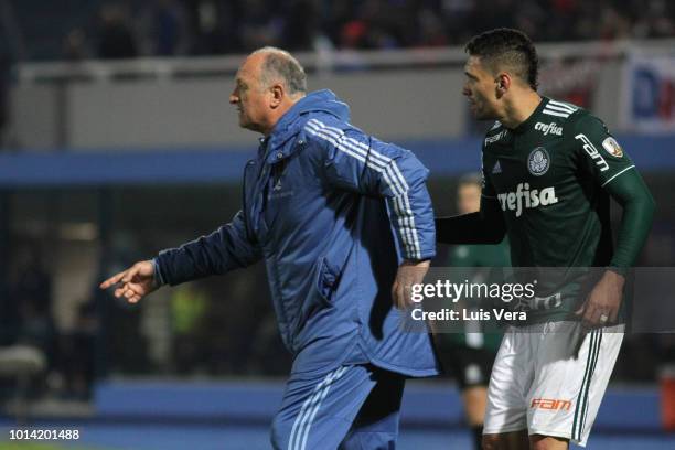 Luiz Felipe Scolari and Moises Lima of Palmeiras talk during a round of sixteen match between Cerro Porteno and Palmeiras as part of Copa CONMEBOL...