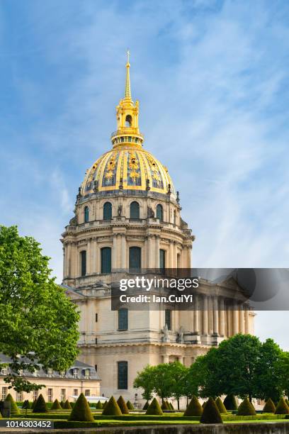 dome of invalides, paris, ile-de-france (day) - barrio saint germain des prés fotografías e imágenes de stock