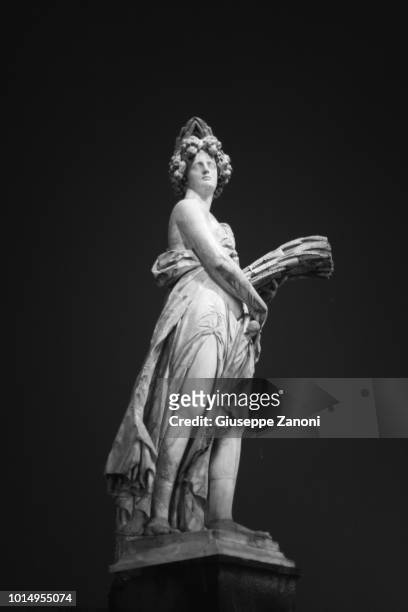 florence loggia of lanzi and signoria square - marble sculpture stock pictures, royalty-free photos & images