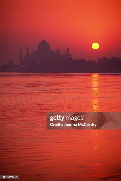 Taj Mahal India Sunset Photos And Premium High Res Pictures Getty Images taj-mahal-india-sunset-photos-and-premium-high-res-pictures-getty-images