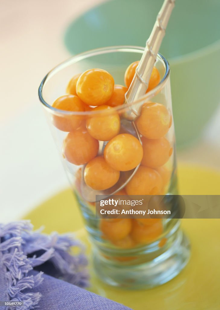 GLASS OF FRESH GOOSEBERRIES