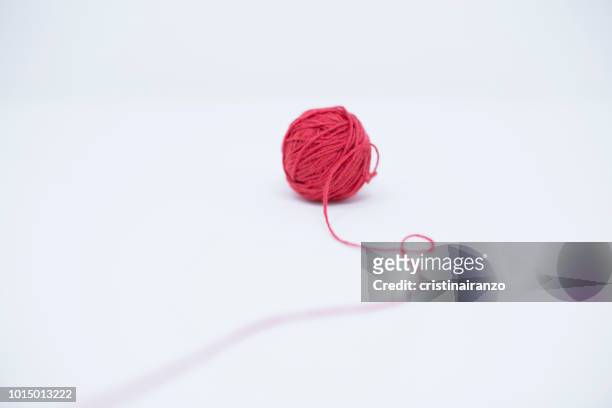 ball of wool - cat circle stock pictures, royalty-free photos & images