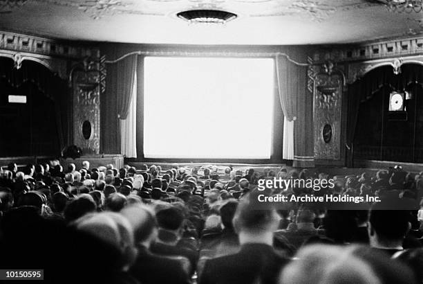 audience in movie theater, 1935 - film foto e immagini stock