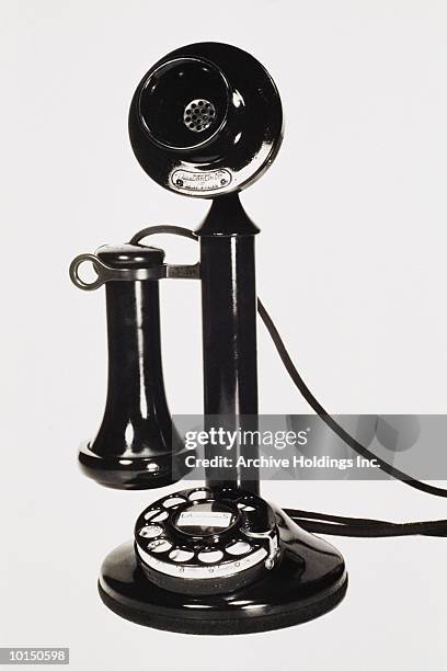 old fashioned phone, circa 1915 - candlestick phone - fotografias e filmes do acervo