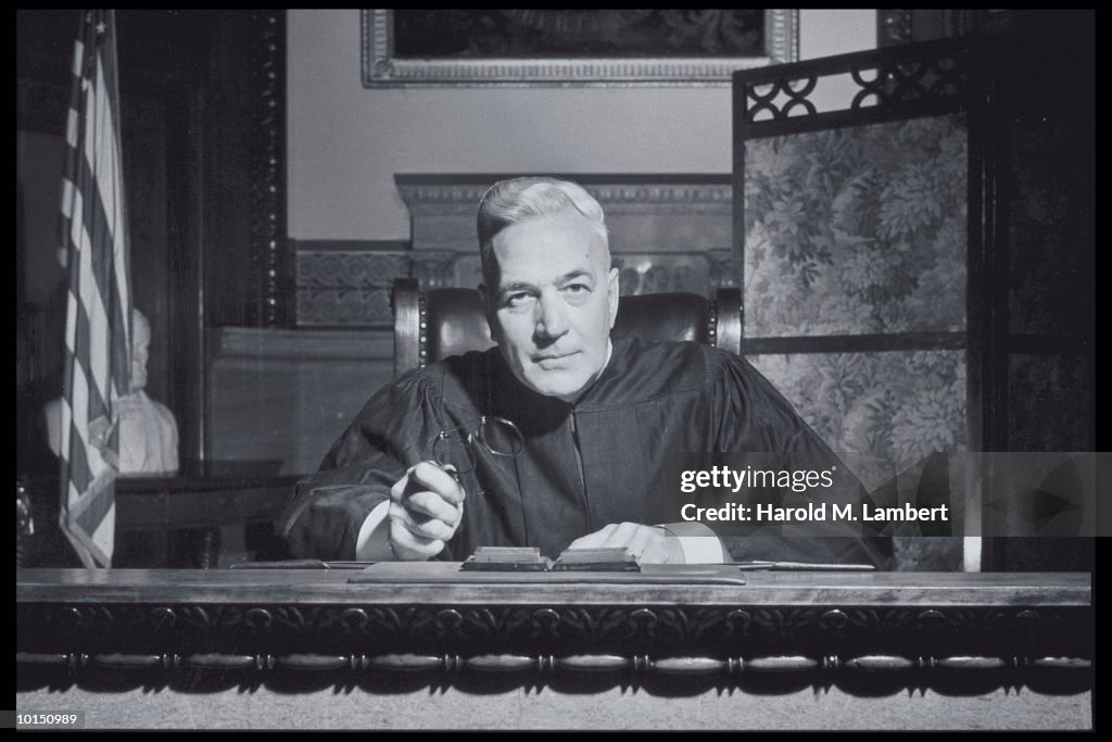 JUDGE IN COURTROOM 1950 EARLY 1960S
