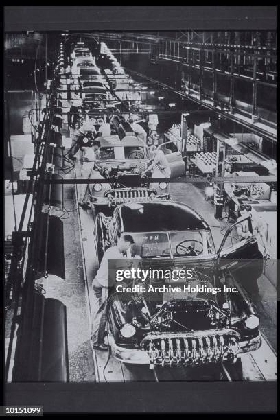 men working, 1950 buick special sedans - automobile assembly stock pictures, royalty-free photos & images