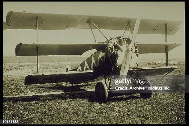 fokker tri-plane dr-1, world war i, circa 1920s - wwi plane stock-fotos und bilder