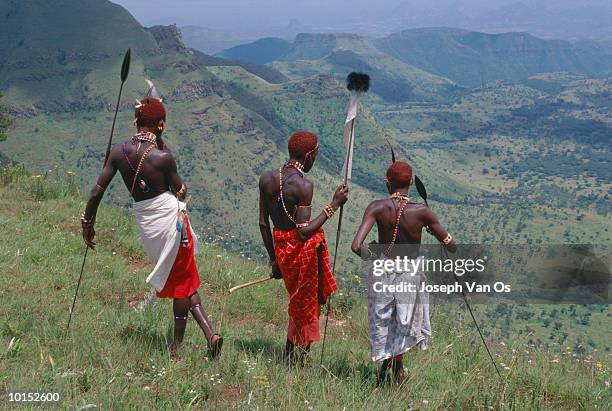 samuru moran warriors, kenya - a samburu moran stock pictures, royalty-free photos & images