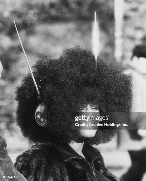 african amercan woman, afro and headphones, 7/4/72 - afro stock pictures, royalty-free photos & images