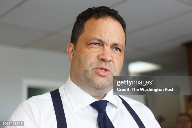 Ben Jealous, Maryland Democratic gubernatorial candidate, meets with his volunteers during a day-long campaign event.