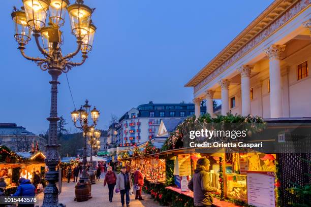 baden-baden, mercado de navidad (baden-württemberg, alemania) - baden baden fotografías e imágenes de stock