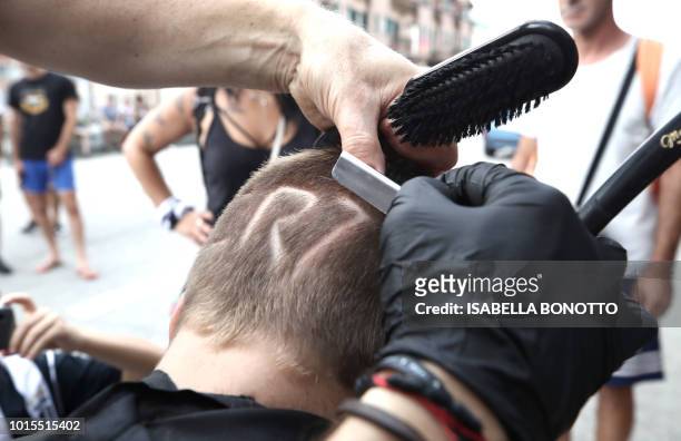 876 Soccer Football Haircut Photos and Premium High Res Pictures - Getty  Images