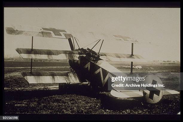 world war i german fokker triplane - ww1 aircraft stockfoto's en -beelden