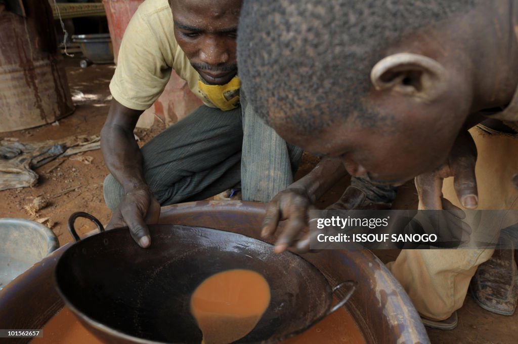 TO GO WITH AFP STORY BY ROMARIC OLLO HIE