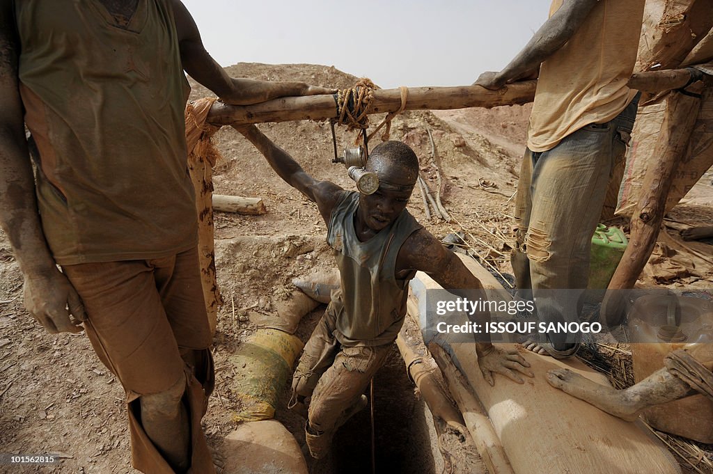 TO GO WITH AFP STORY BY ROMARIC OLLO HIE