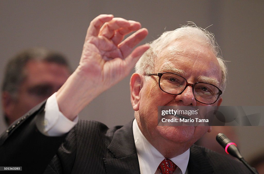 Warren Buffett Testifies At Financial Crisis Inquiry Commission Hearing