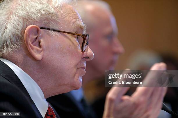 Warren Buffett, chairman and chief executive officer of Berkshire Hathaway Inc., testifies at a hearing of the Financial Crisis Inquiry Commission in...