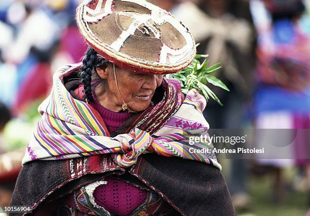 urubamba valley chinchero market peru - peru américa do sul imagens e fotografias de stock