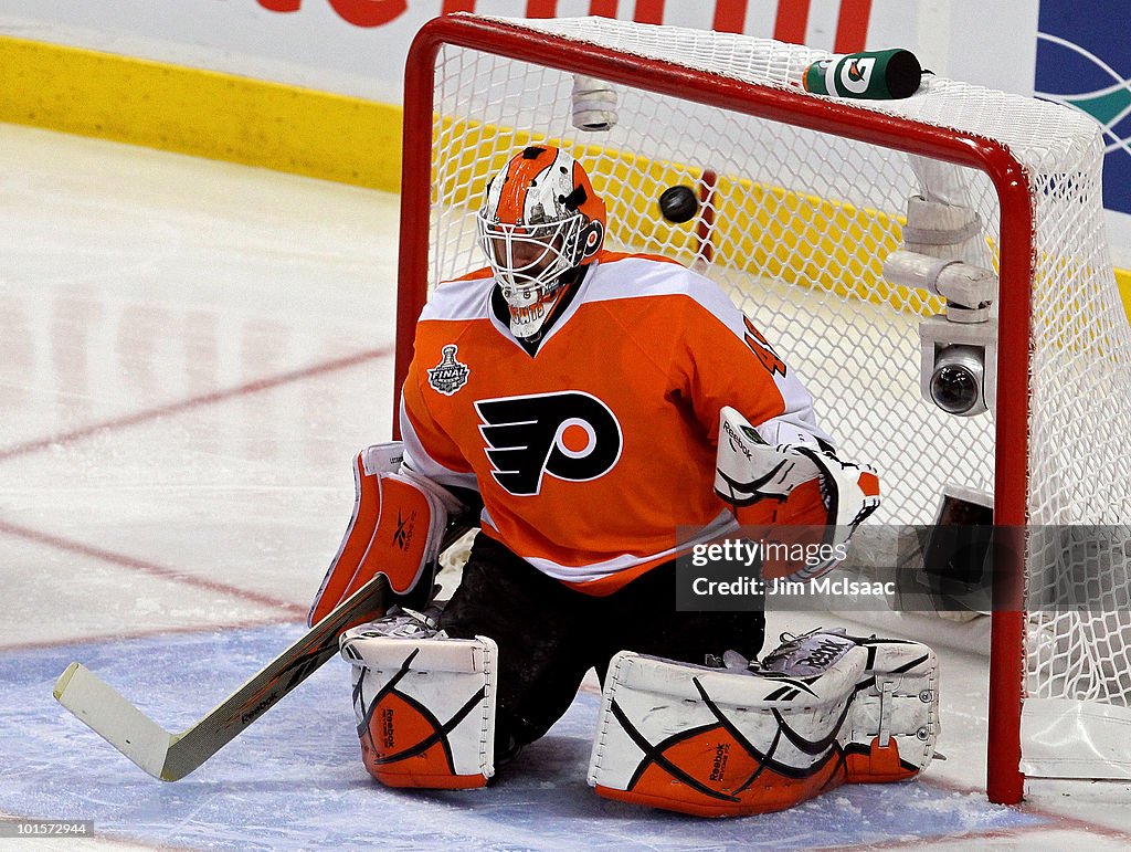 Stanley Cup Finals - Chicago Blackhawks v Philadelphia Flyers - Game Three