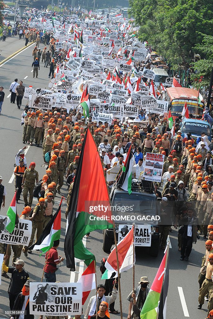 About 3,000 demonstrators belonging to I