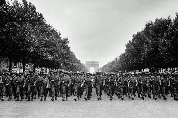 american troops, france, august 29, 1944 - segunda guerra mundial fotografías e imágenes de stock