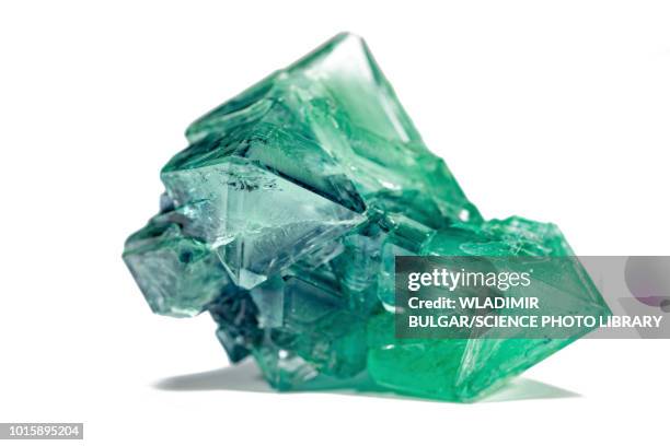 green mineral - precious stones foto e immagini stock