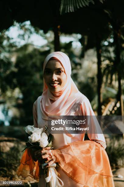 malaysian muslim wedding - muslim wedding stock pictures, royalty-free photos & images