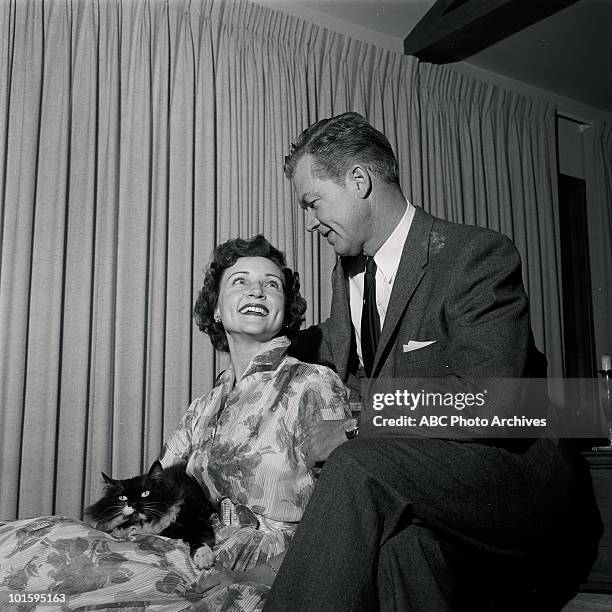 324 Gallery Betty White Stock Photos High Res Pictures And Images 324-gallery-betty-white-stock-photos-high-res-pictures-and-images