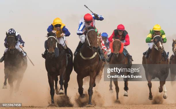 Louth Races 76 Locals Tourists Celebrate 60th Anniversary Of Louth Races Stock ...