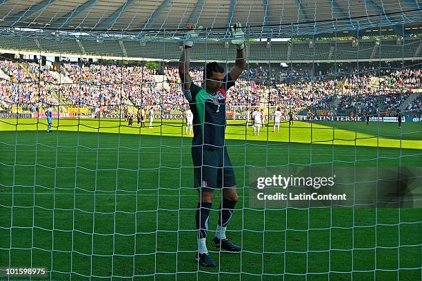 Goalkeeper Gianluigi Buffon of Italy in action during an International Friendly Match against Mexico as a preparation for the 2010 FIFA World Cup in...