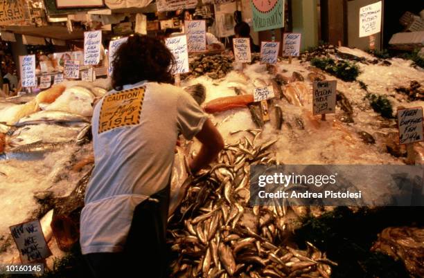 pike place market, waterfront, seattle - pike place fish market stock pictures, royalty-free photos & images