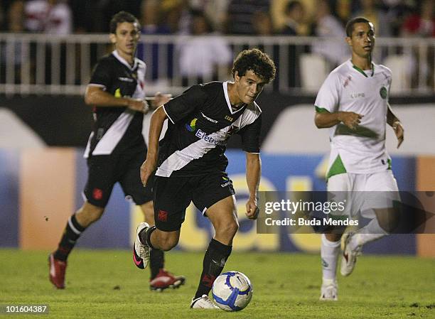 Phillipe Coutinho of Vasco in action during a match against Guarani as part of Brazilian Championship at Sao Januario Stadium on June 3, 2010 in Rio...