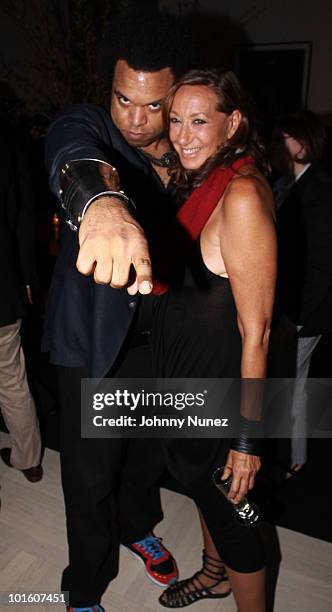 And Donna Karan attend the 7th annual Wayuu Taya Foundation Gala at the Stephen Weiss Studio on June 3, 2010 in New York City.