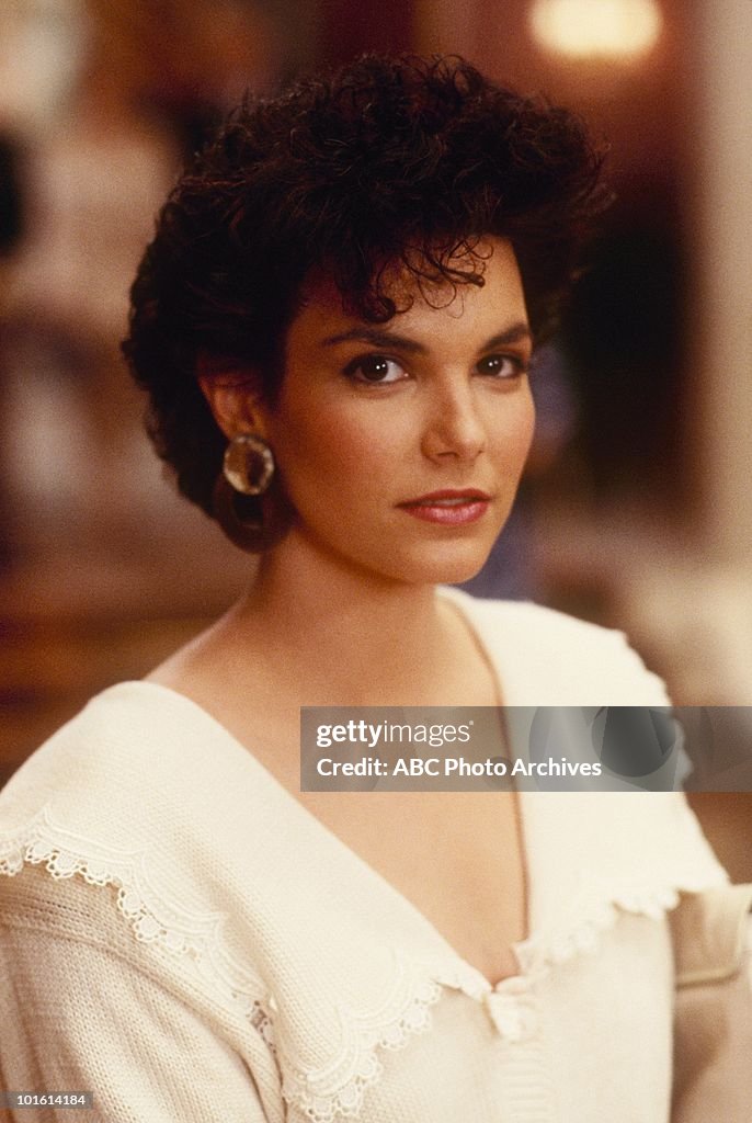 DYNASTY "The Portrait" Airdate January 28, 1987. TERRI News Photo