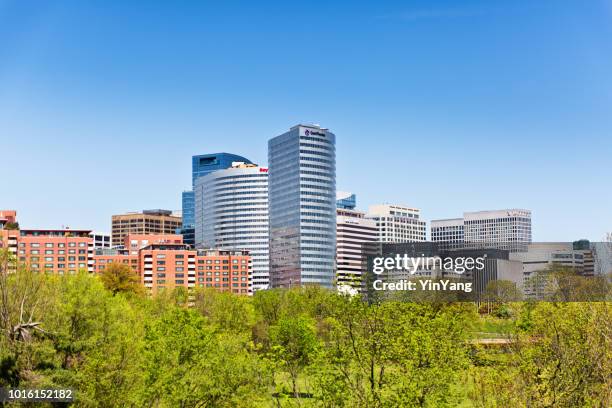 レストン、バージニア州、アメリカ合衆国の都市のスカイライン - arlington virginia ストックフォトと画像